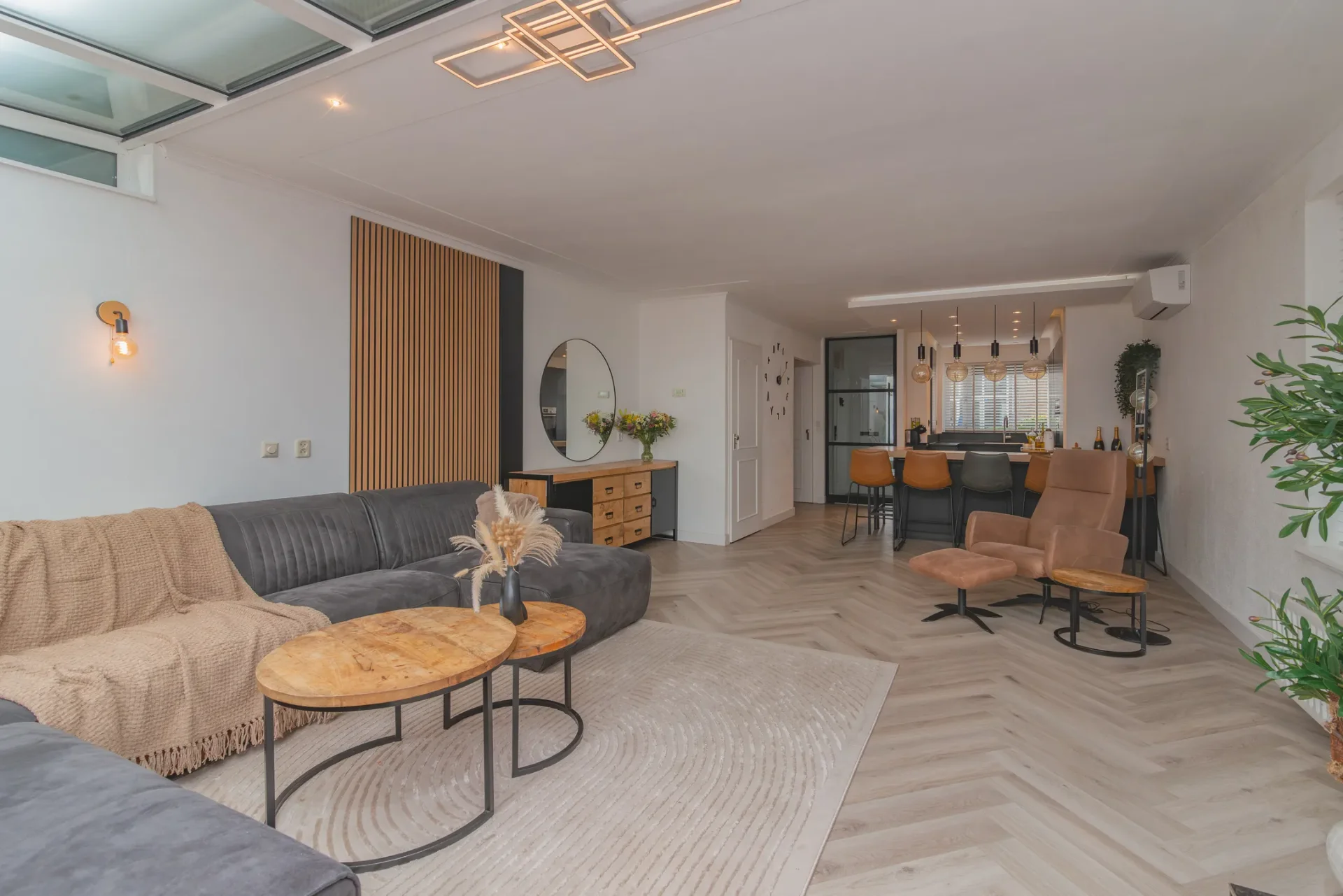 Moderne 4-kamerhoekwoning — foto 1