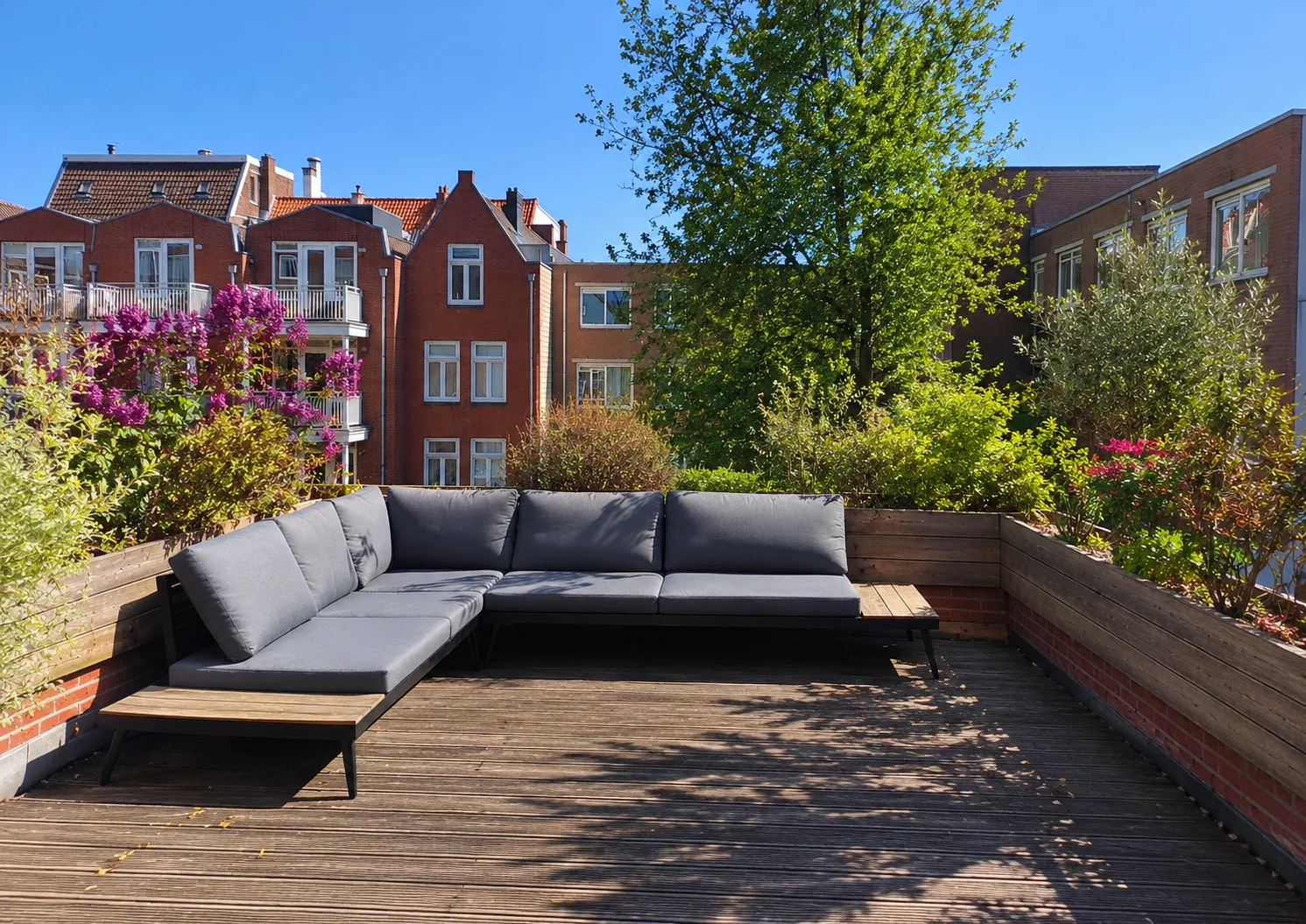 Fully furnished Jordaan 89 m² maisonette with 20+8 m² roof terrace — foto 1